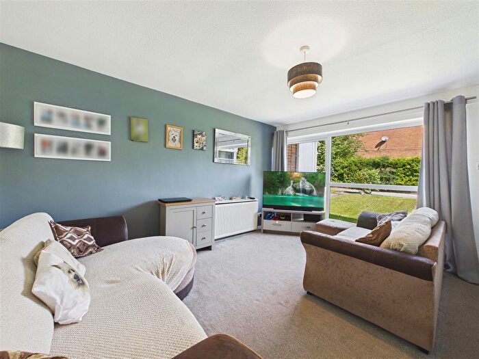 2 Bedroom Terraced House For Sale In Radbourne Common, Dronfield Woodhouse, Dronfield, S18