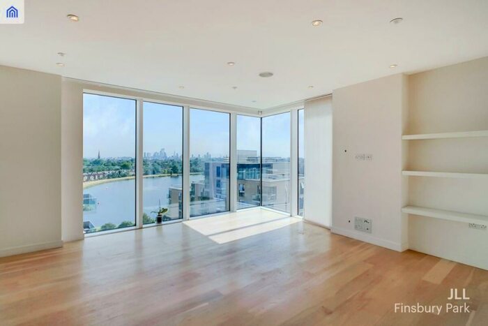 3 Bedroom Apartment To Rent In Residence Tower, Woodberry Grove, N4