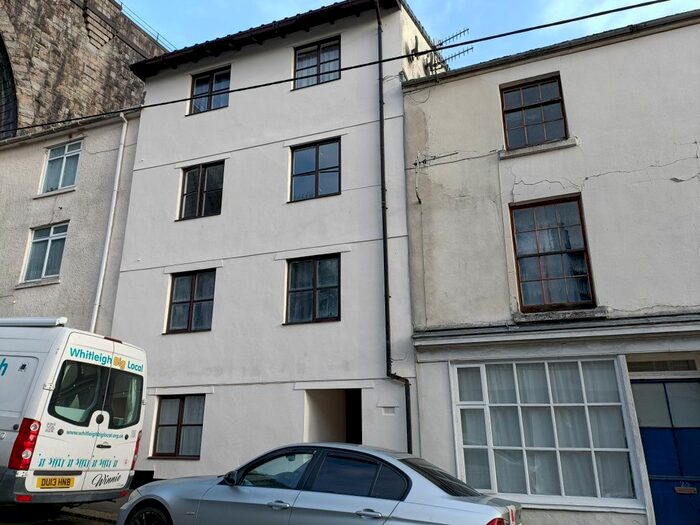 1 Bedroom Flat To Rent In King Street, Tavistock, Devon, PL19