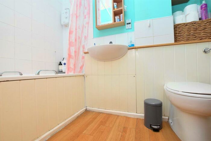 1 Bedroom Apartment To Rent In The Gatehouse, High Street, Romford, Essex, RM1