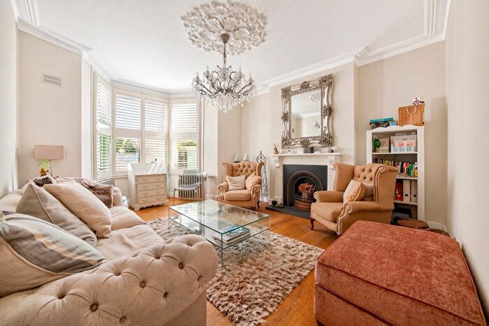 4 Bedroom Detached House For Sale In Morrish Road, London, SW2