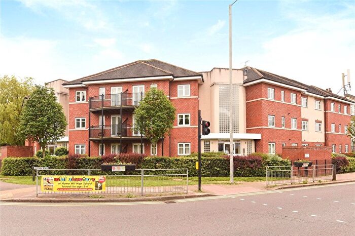 2 Bedroom Flat To Rent In Viewpoint Court, Elm Park Road, Pinner, Middlesex, HA5