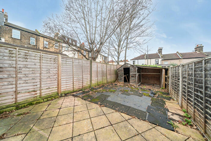 2 Bedroom Terraced House For Sale In Barth Road, Plumstead, SE18