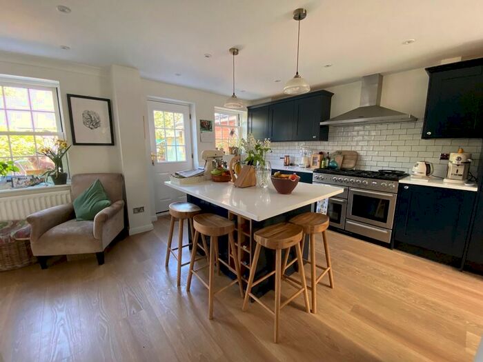 5 Bedroom Link Detached House To Rent In Spindrift Way, Wivenhoe, CO7