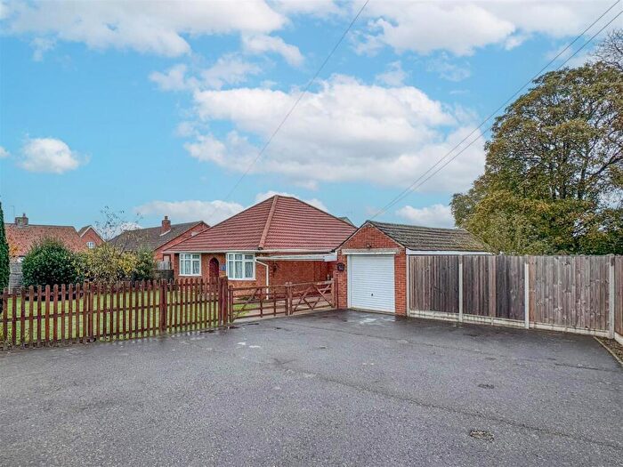 4 Bedroom Detached Bungalow To Rent In The Street, Beck Row, IP28