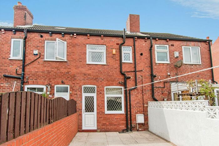 2 Bedroom Terraced House For Sale In King Street, Castleford, WF10