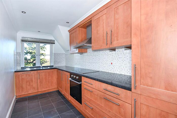 2 Bedroom Apartment To Rent In Woodstock, Rectory Road, Wokingham, Berkshire, RG40