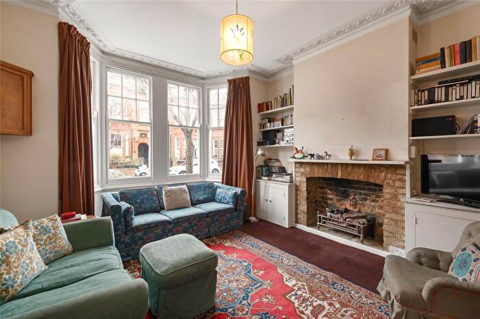 3 Bedroom Terraced House For Sale In Worfield Street, London, SW11