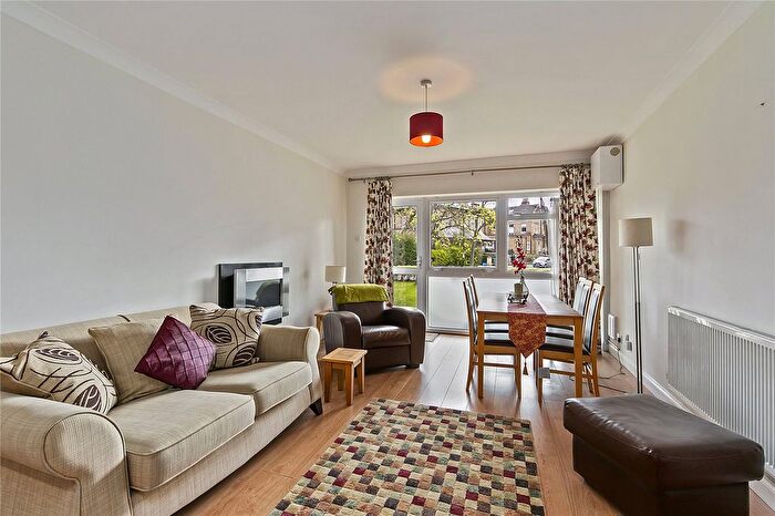 2 Bedroom Flat For Sale In Green Hedges, Riverdale Gardens, East Twickenham, TW1