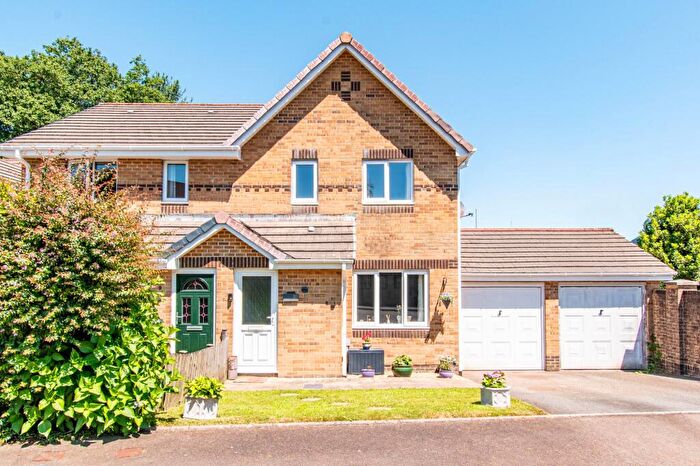 3 Bedroom Semi Detached House For Sale In Jopes Close, St. Cleer, PL14