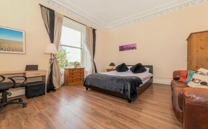 5 Bedroom House Of Multiple Occupation To Rent In Admiral St, Glasgow, G41