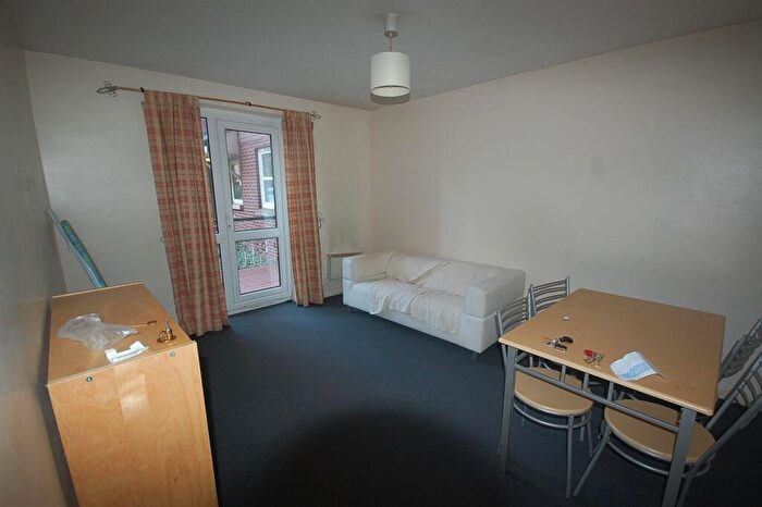 1 Bedroom Flat To Rent In Melrose Apartments, Hathersage Road, Manchester, M13