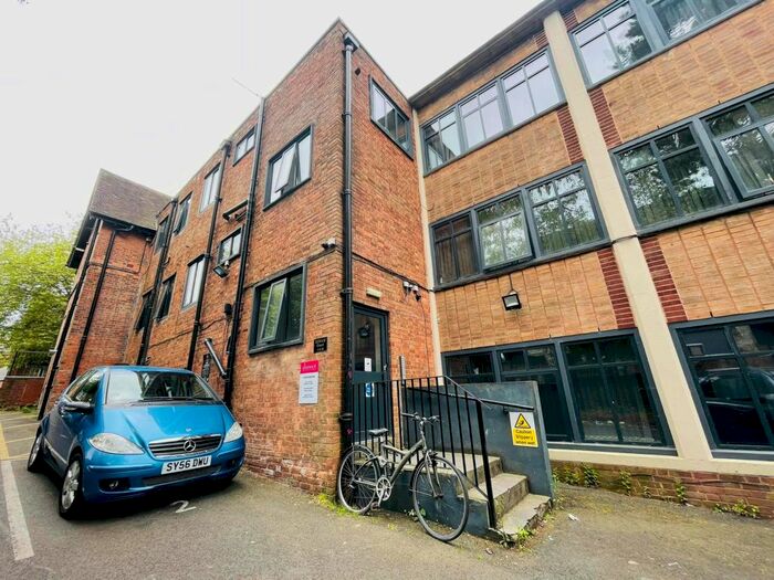 1 Bedroom Flat To Rent In Flat, Ednam Court, Ednam Road, DY1