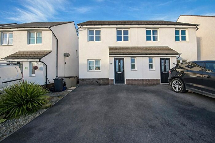 3 Bedroom Property For Sale In Maes Y Goron, Lixwm, Holywell, CH8