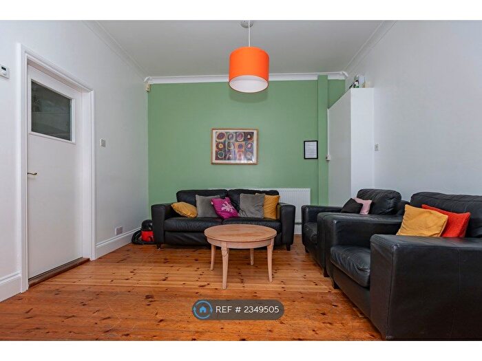 5 Bedroom Semi-Detached House To Rent In Paton Street, Leicester, LE3