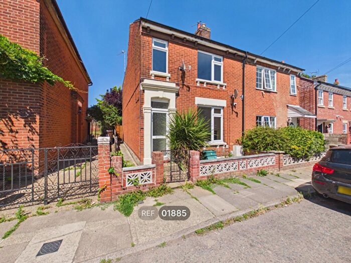 3 Bedroom Semi Detached House To Rent In Winchester Road, Colchester, Essex, CO2