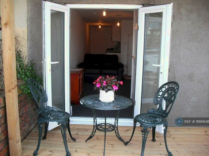 1 Bedroom Flat To Rent In Jubilee Road, Knowle, Bristol, BS4