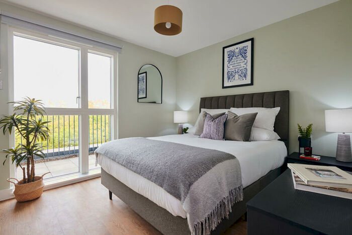 2 Bedroom Apartment To Rent In North Row, Milton Keynes, MK9