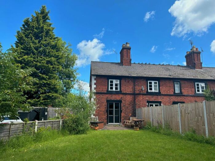 2 Bedroom Property To Rent In Garden Place, Stafford, ST17