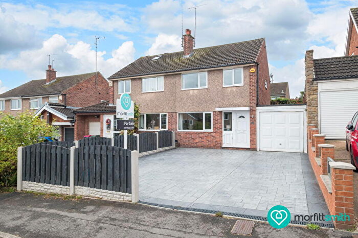 3 Bedroom Terraced House For Sale In Robin Place, Aston, Sheffield, S26
