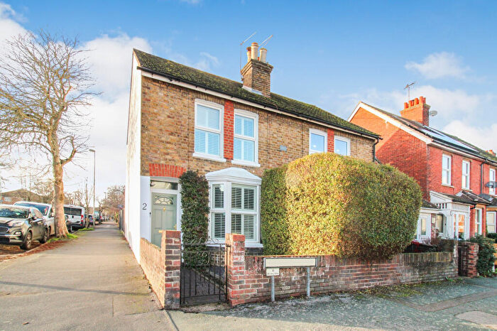 2 Bedroom Semi Detached House For Sale In Oxford Road, Farnborough, GU14