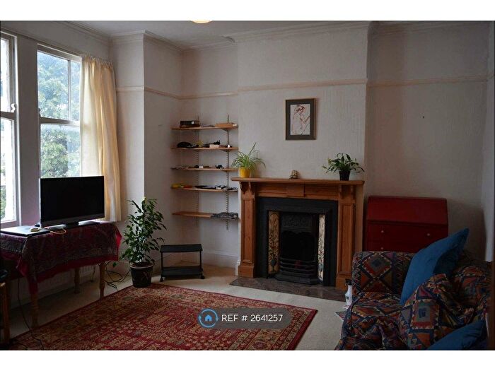 1 Bedroom Flat To Rent In Seymour Gardens, Twickenham Riverside, TW1