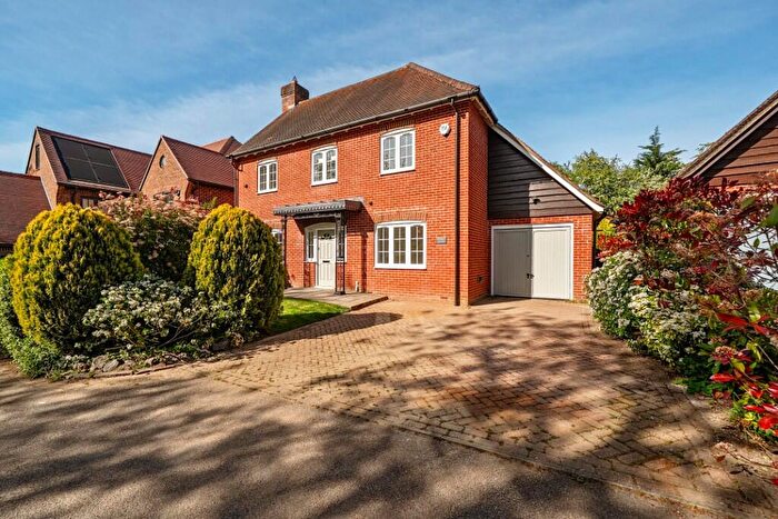 4 Bedroom Detached House For Sale In Aldworth Road, RG8