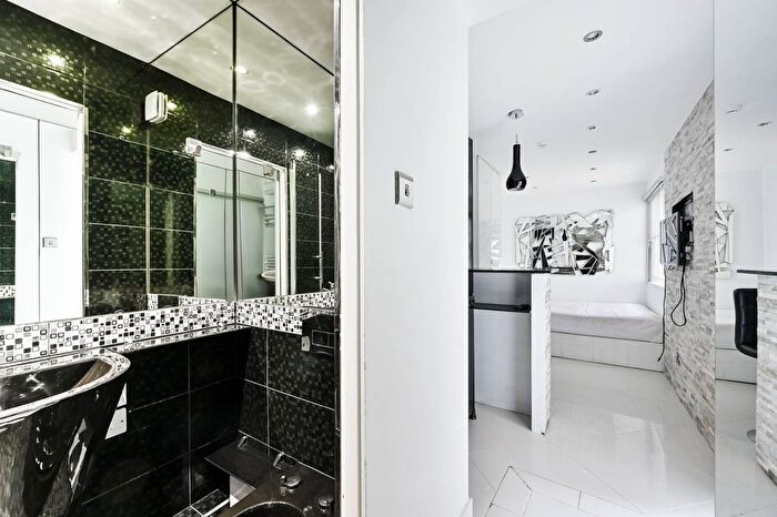 Studio To Rent In Gloucester Place, Marylebone, London, NW1