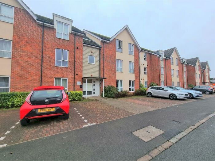 2 Bedroom Apartment To Rent In Addlestone, KT15