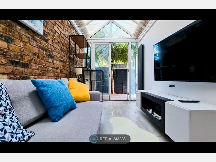 1 Bedroom Flat To Rent In Fulham Road, London, SW6