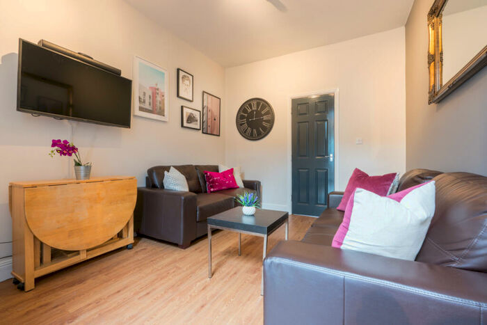 7 Bedroom Terraced House To Rent In Francis Avenue, Portsmouth, PO4