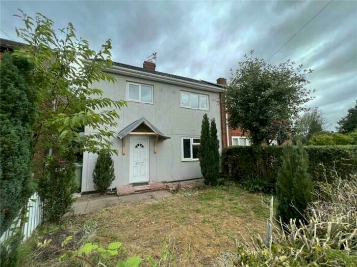 3 Bedroom House To Rent In Kitwood Avenue, Dordon, B78
