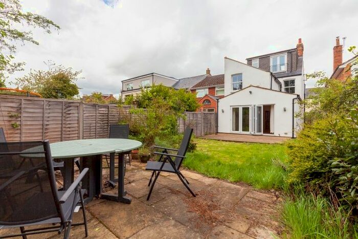 4 Bedroom Semi-Detached House To Rent In Ferry Road, Marston, OX3