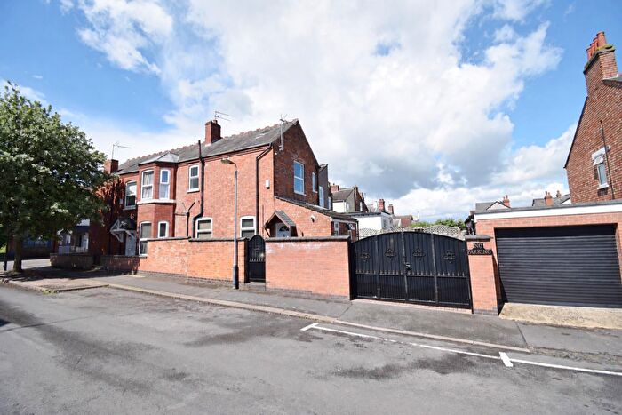 3 Bedroom Semi-Detached House For Sale In George Street, Rugby, CV21