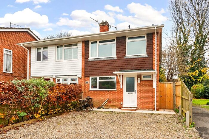 3 Bedroom Semi-Detached House To Rent In Eling Close Winchester, SO22