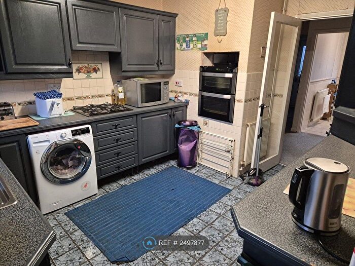 5 Bedroom Bungalow To Rent In Lawn Lane, Hemel Hempstead, HP3