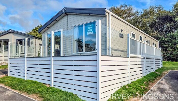 3 Bedroom Park Home For Sale In Hedley Wood Holiday Park, EX22