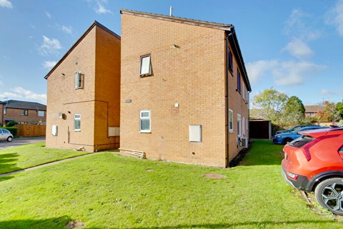 1 Bedroom Flat To Rent In Windsor Gardens, Somersham, Cambridgeshire, PE28