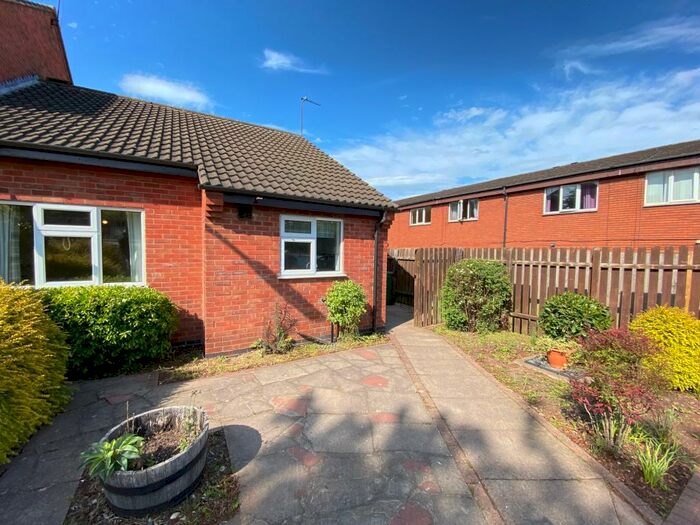 2 Bedroom Bungalow To Rent In Fairway Road South, Shepshed, LE12