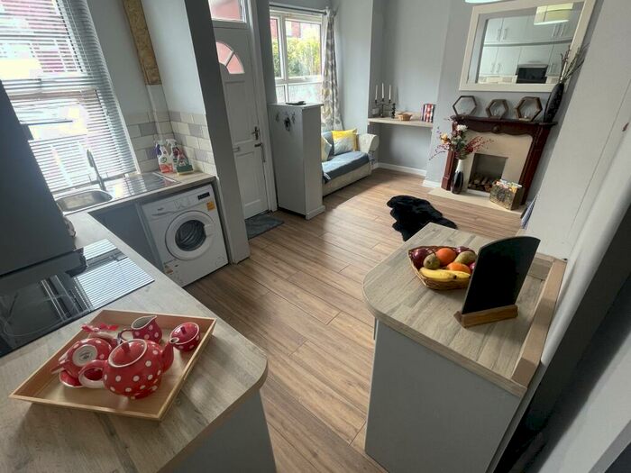 2 Bedroom House To Rent In Compton Crescent, Leeds, LS9