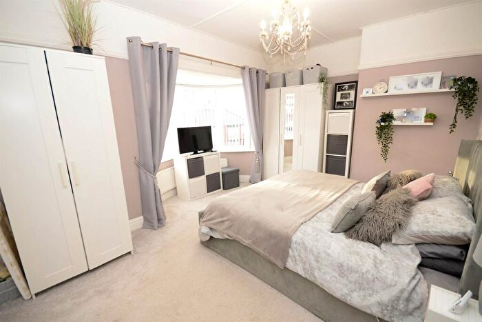 2 Bedroom Semi-Detached House For Sale In Grange Terrace, Gateshead, NE9