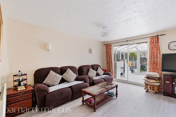 3 Bedroom Property To Rent In Westmacott Drive, Feltham, TW14