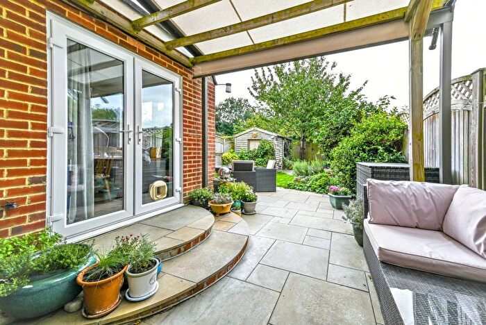 3 Bedroom Semi-detached House For Sale In Shalmsford Street, Chartham, CT4