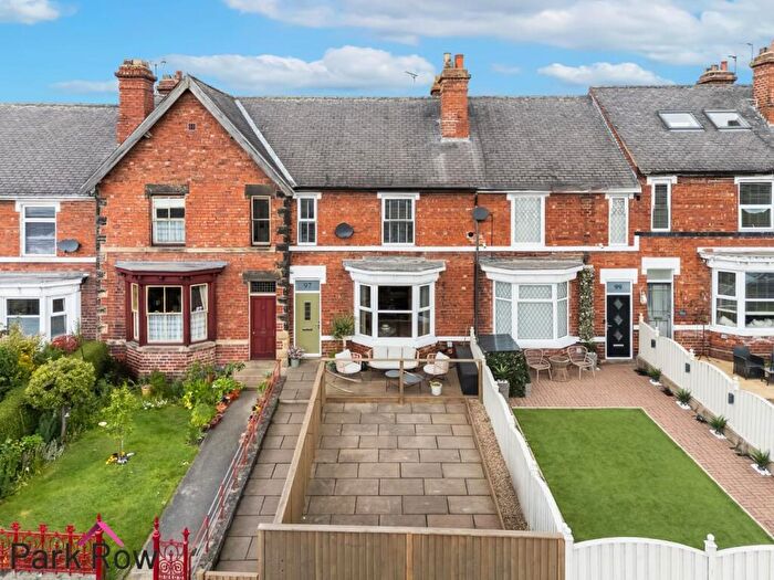 3 Bedroom Terraced House For Sale In York Road, Tadcaster, LS24