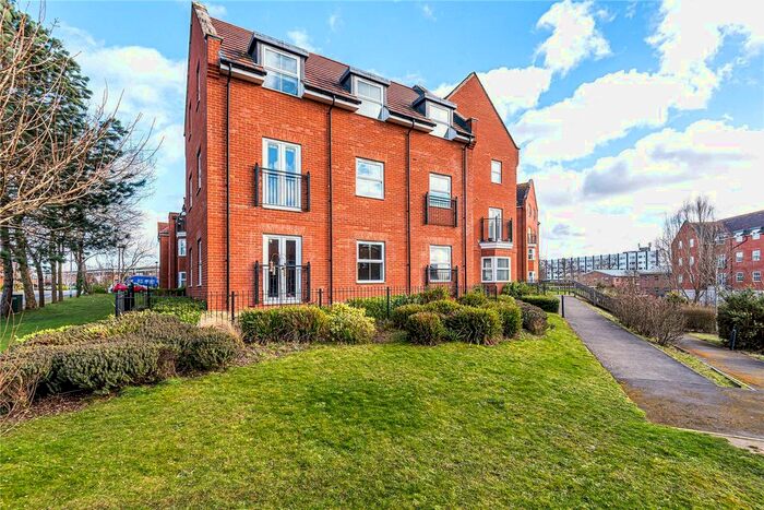 2 Bedroom Flat To Rent In Wilmott House, Ashville Way, Wokingham, Berkshire, RG41