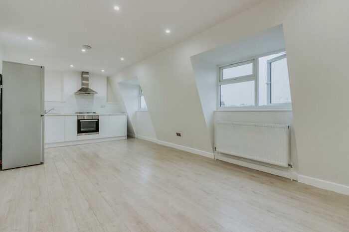 1 Bedroom Flat To Rent In Downhills Court, Philip Lane, London, N15