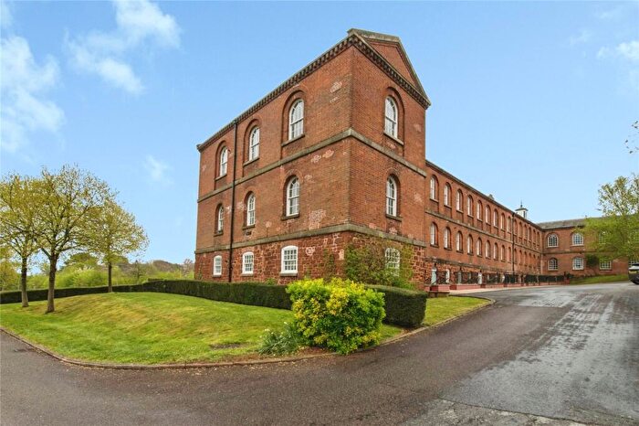 2 Bedroom Flat For Sale In Woodbury Walk, Exminster, Exeter, Devon, EX6