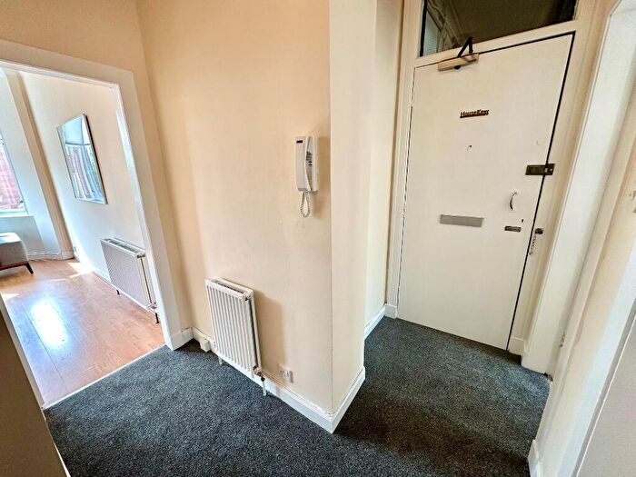 1 Bedroom Flat To Rent In Garrioch Road, North Kelvinside, Glasgow, G20