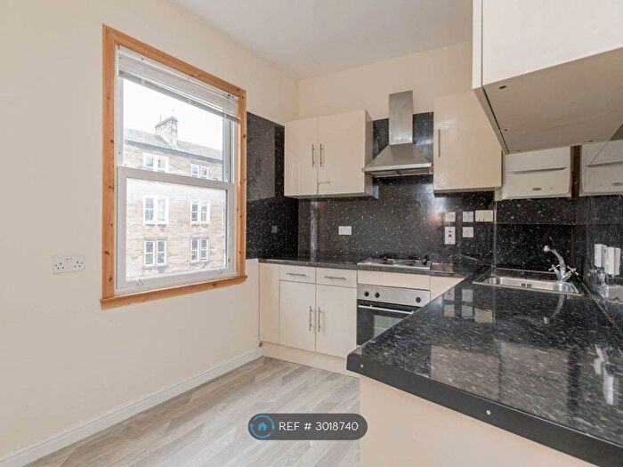 4 Bedroom Flat To Rent In Edinburgh, Edinburgh, EH8