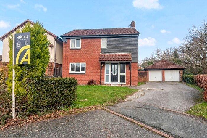 4 Bedroom Detached House For Sale In Perth Close, Fearnhead, WA2